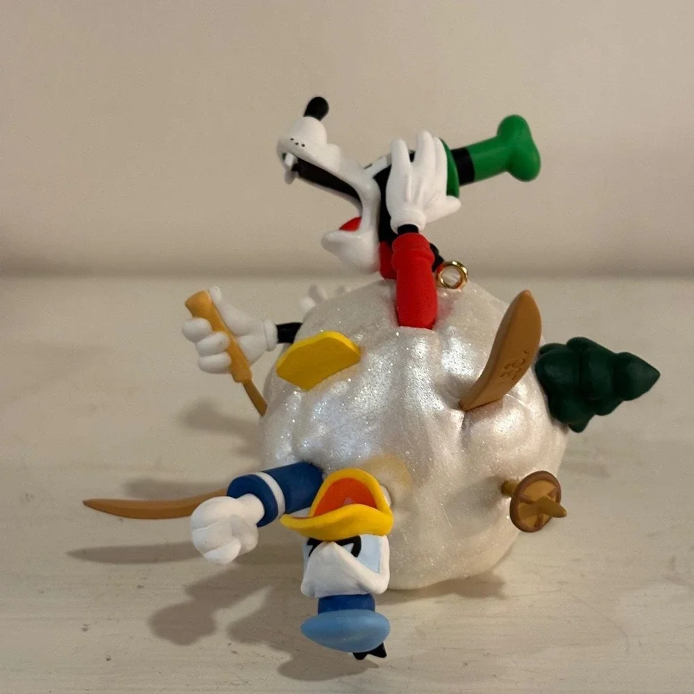 Hallmark Keepsake Ornament Goofy's Ski Adventure Mickey & Co Disney 1993‎ Box